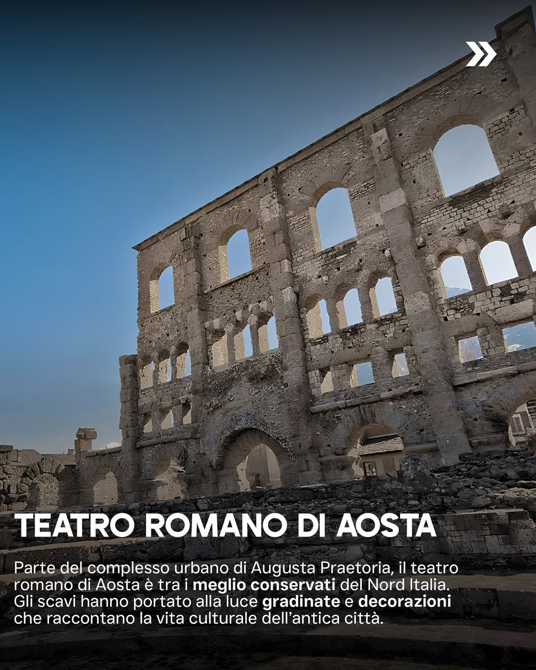Teatro Romano di Aosta, Valle d'Aosta. Rovine romane ben conservate, attrazione turistica storica. Antico anfiteatro romano.