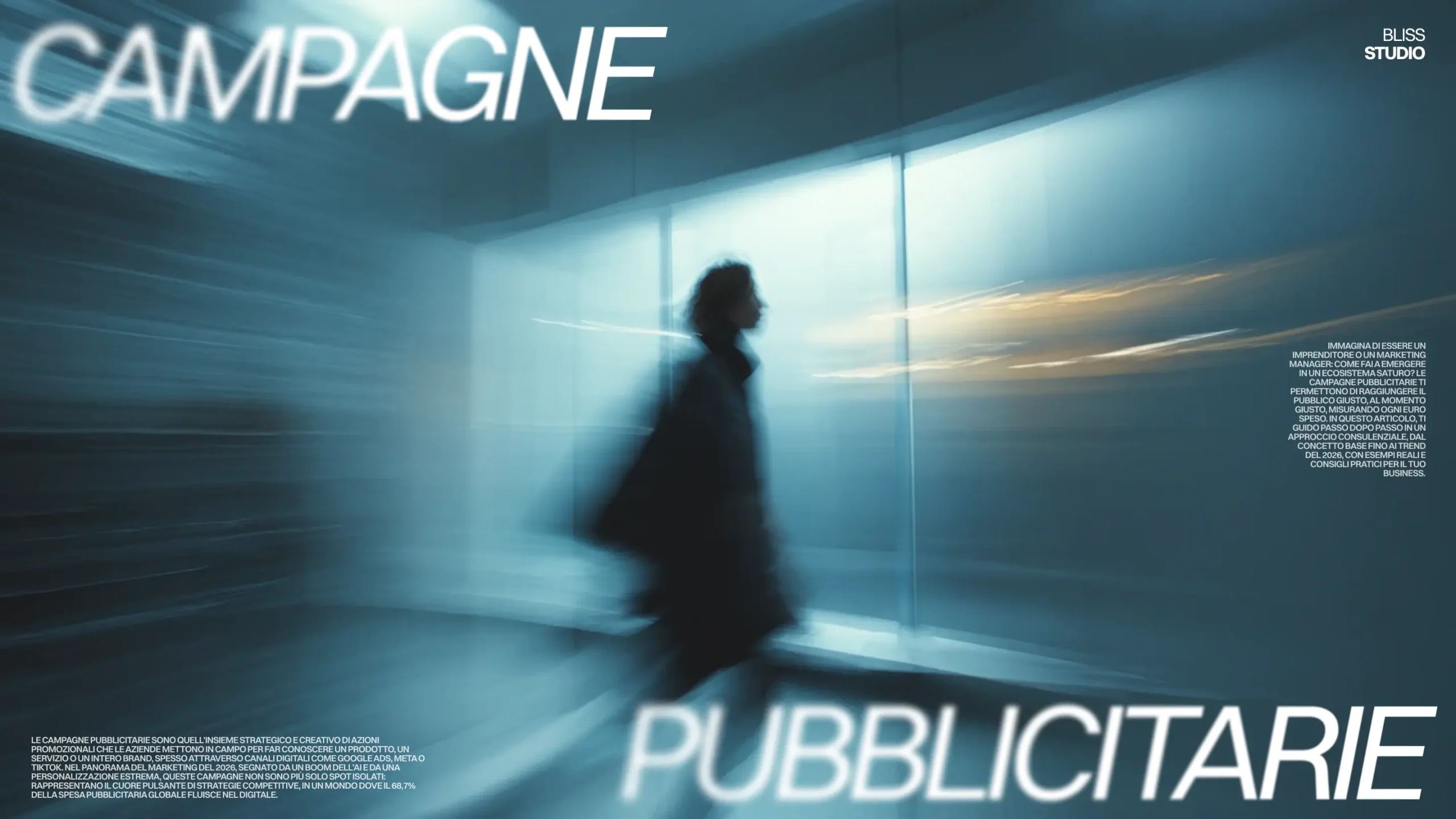 Campagne pubblicitarie: donna in movimento in uno spazio moderno. Strategie di marketing efficaci per promuovere il tuo brand.