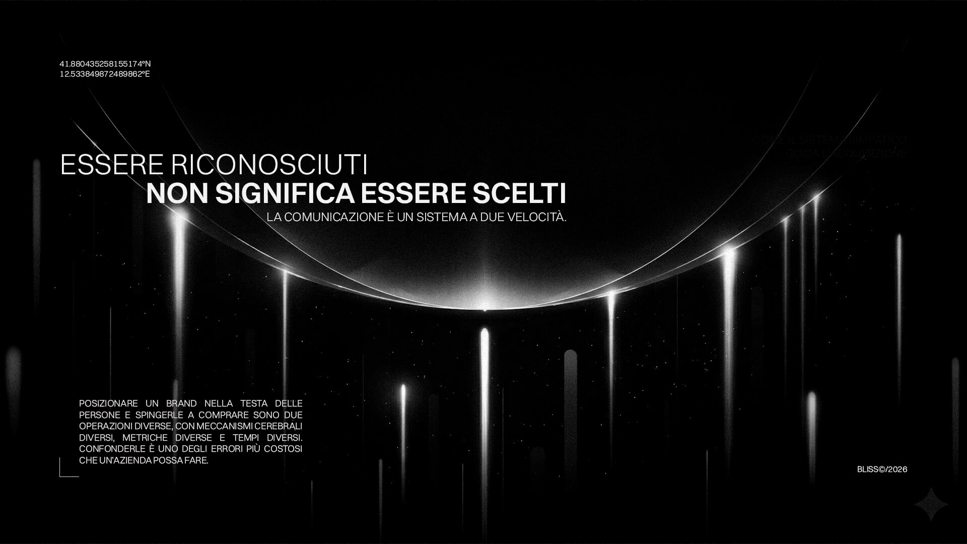 Essere riconosciuti non significa essere scelti: immagine astratta in bianco e nero, comunicazione aziendale, branding.