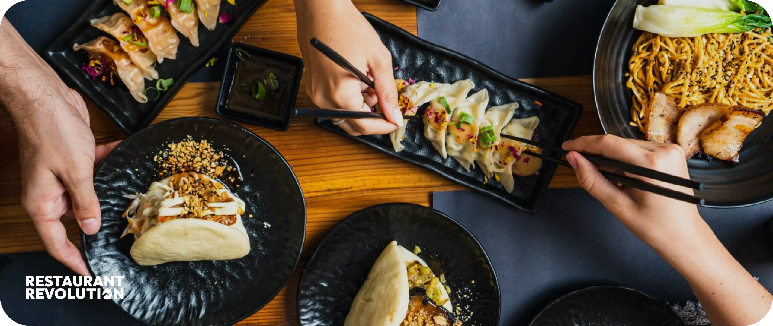 Fusion cuisine in Italy: steamed dumplings, gourmet bao buns and flavourful ramen. Marketing for Italian restaurants.