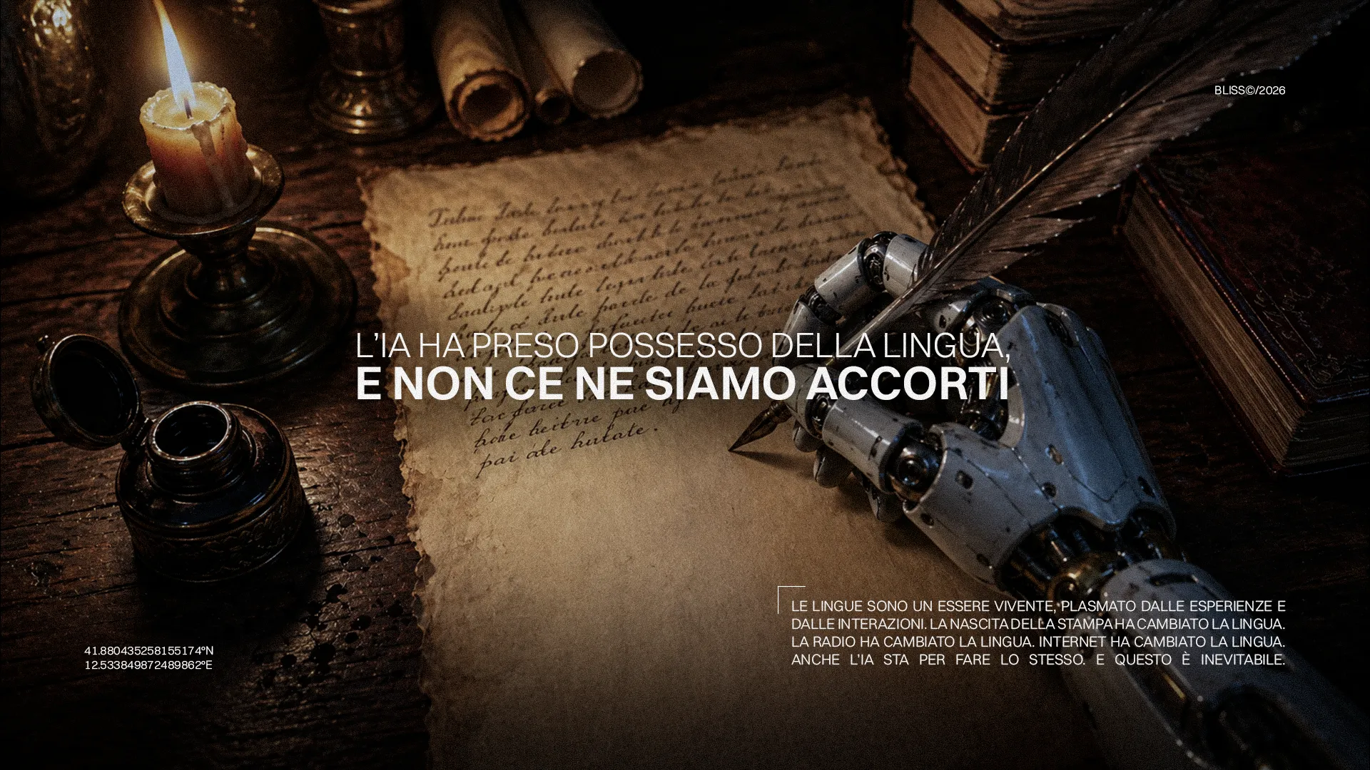 IA e linguaggio: mano robotica scrive con penna d'oca su antico manoscritto. Candela accesa, libri e calamaio sullo sfondo. IA PossessoDellaLingua