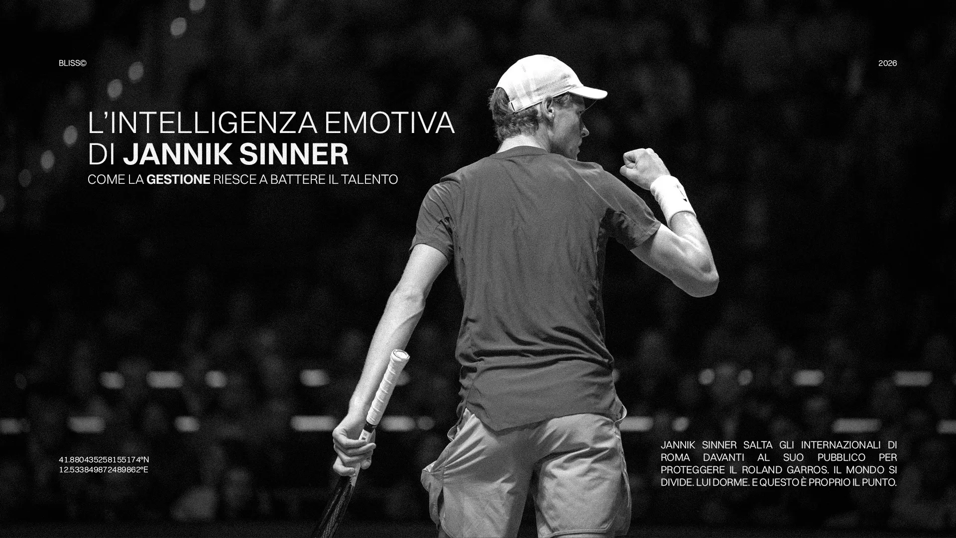 Jannik Sinner, campione di tennis, celebra la vittoria. Articolo sull'intelligenza emotiva di Sinner e la gestione del talento.